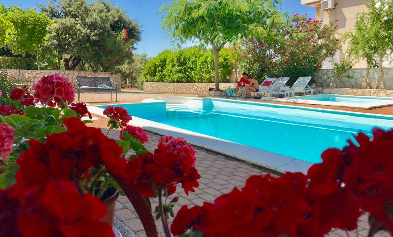 מאנדרה Apartments Villa Ana מראה חיצוני תמונה
